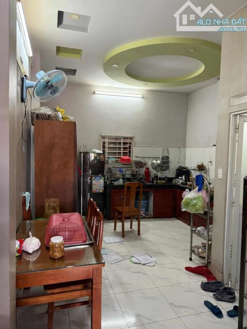 BÁN NHÀ ĐÔNG THẠNH ẤP 5, HÓC MÔN - 60M2 , 4X15 - HẺM XE HƠI THÔNG - SÁT BÊN CHỢ . - 3