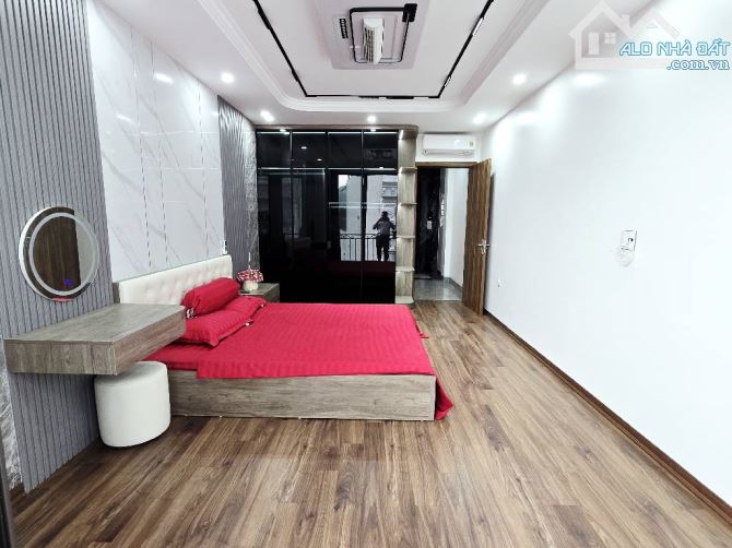 B.ÁN NHÀ THẠCH BÀN – GARA Ô TÔ, THANG MÁY, FULL NỘI THẤT - 45M2 HƠN 10 TỶ - 3