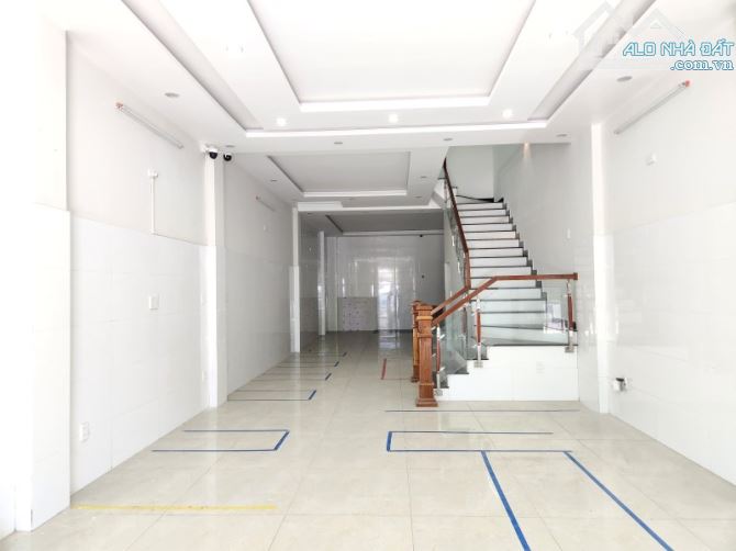 🛫MẶT TIỀN NGUYỄN PHƯỚC LAN - ĐỐI DIỆN EURO 2 - CHÂN CẦU HOÀ XUÂN - Ở, VĂN PHÒNG - 100M2 - 3