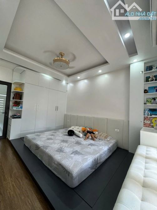 BÁN NHÀ 5 TẦNG YÊN NGHĨA – NGAY CHỢ, GẦN TRƯỜNG HỌC – GIÁ CHỈ 4 TỶ - 3