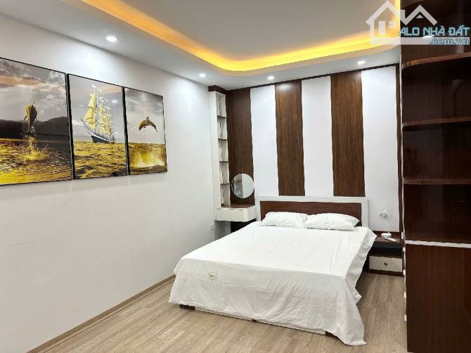 NHÀ KIM HOÀNG HOÀI ĐỨC  - FULL NỘI THẤT - VỊ TRÍ ĐẸP - Ô TÔ ĐỖ CỬA - SÁT NGAY KHU DỊCH VỤ - 3