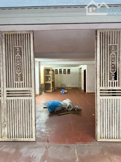 Bán Nhà 4 Tầng Ô TÔ Tránh phố Yên Lạc - HBT 70M- MT 5.4M - Nhỉnh 20 Tỷ(TL) - 3