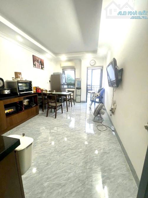 NHÀ ĐẸP LONG LANH - Ở NGAY - THẠCH BÀN LONG BIÊN - 2 Ô TÔ ĐỖ CỬA - LÔ GÓC 3 THOÁNG - G - 3