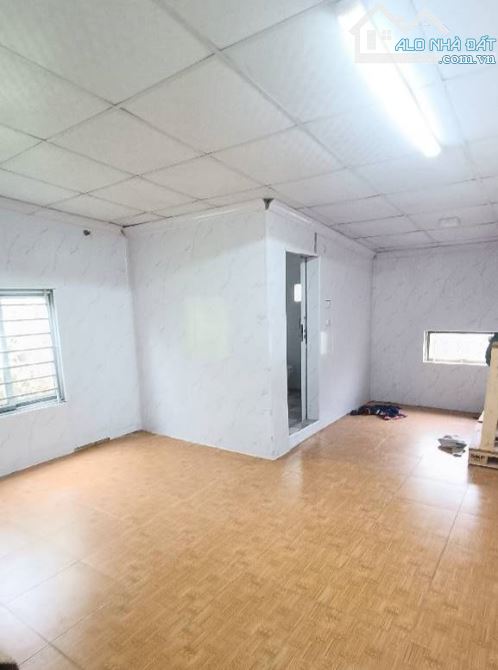 Long Biên - 46m2 - Có Nhà C4.2n + 2wc, 20m ra ô tô đỗ, chủ báo 3.7 tỷ - 3