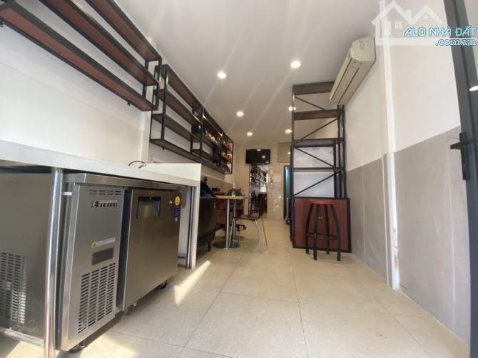 🏡Bán vị trí tặng nhà - MT 3 tháng 2 - 22.3m2 - 4 Tầng , MT đường 30m - 3pn 🏡 - 3