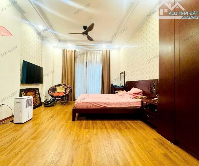 BÁN NHÀ CẦU GIẤY 61m2 × 6T THANG MÁY. MẶT NGÕ - 2 Ô TÔ TRÁNH + GARA 2 Ô TÔ - 3