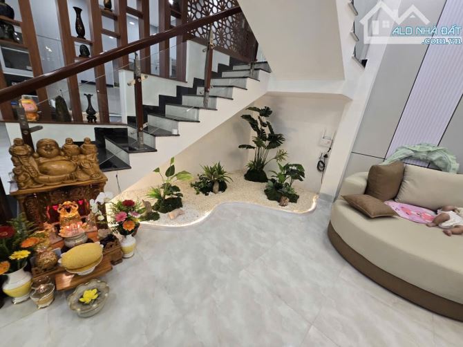 Nhà 2 tầng mặt tiền Kinh Doanh đường Nguyễn Khuyến - 3
