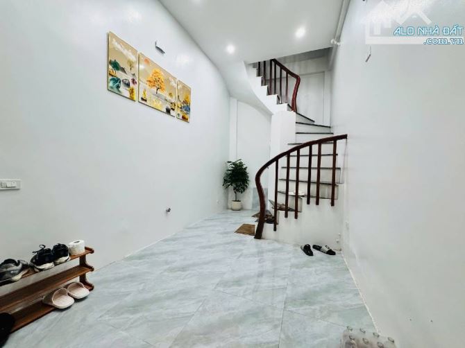 TRUNG TÂM BA ĐÌNH- CỰC HIẾ..M - CÓ 102- LÔ GÓC 3 THOÁNG -THÔNG KINH DOANH - VỊ TRÍ ĐẸP