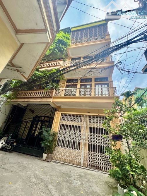 Bán nhà Nguyễn Khánh Toàn 61m, 4 tầng, 2 mặt ngõ thoáng oto đỗ cửa - 3