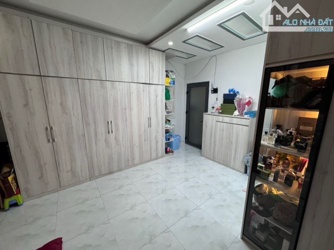 🤩HỮU DUYÊN🤩 NHÀ PHỐ 3TẦNG - 5.5❌11M - SHR HC ĐỦ - hẻm 4M - NHỈNH 4TỶ 🌆🌆🎉 - 3