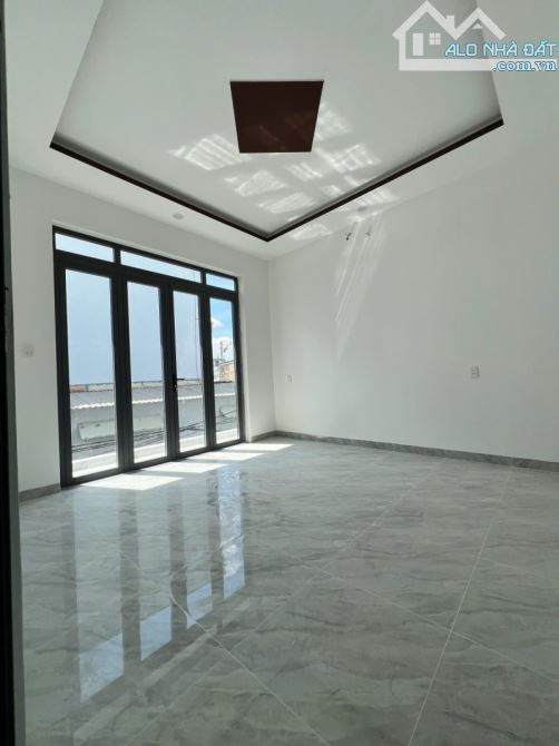 TĂNG NHƠN PHÚ B - NHÀ 2 MẶT HẺM XE HƠI - DTSD 100M2, NGANG 5M - 2PN - NHỈNH 5 TỶ TLCC - 3