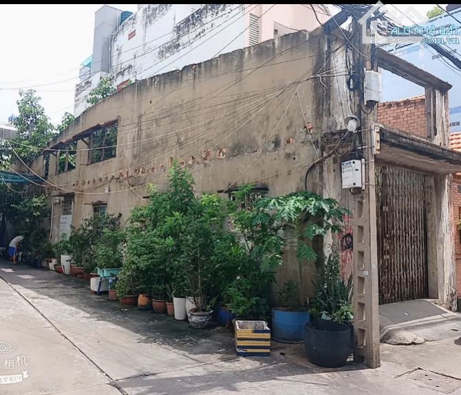 BÁN NHÀ NÁT GÓC 2 MT HẺM XE TẢI THÔNG – LẠC LONG QUÂN Q.11 – XUNG QUANH LÀ NHÀ CAO TẦNG - - 3