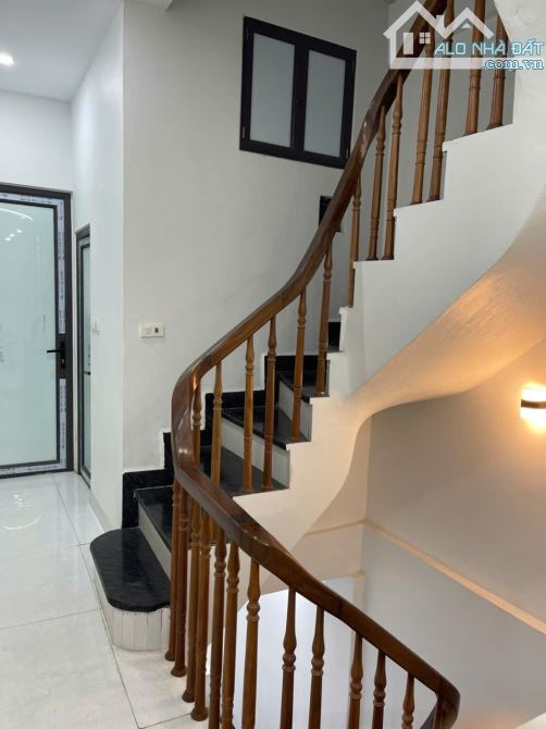 HIẾM – NHÀ ĐẸP CHÙA VUA – 47M² – 5 TẦNG – CÁCH PHỐ 50M – OTO 10M 🚗✨  📌 Thông tin nổi bật - 3