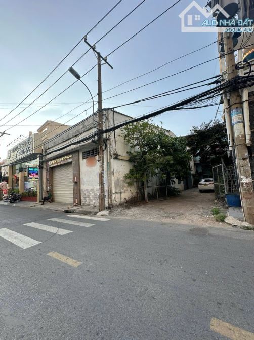 cho thuê nhà MT lương minh nguyệt 10x20 1 trệt 1 lửng thông suốt vị trí đẹp - 3