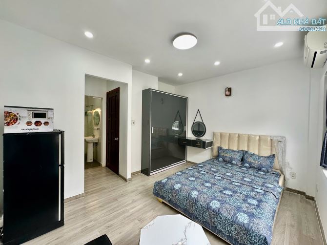 CHO THUÊ CĂN STUDIO FULL NỘI THẤT CỬA SỔ LỚN Ở QUẬN 1 - 3