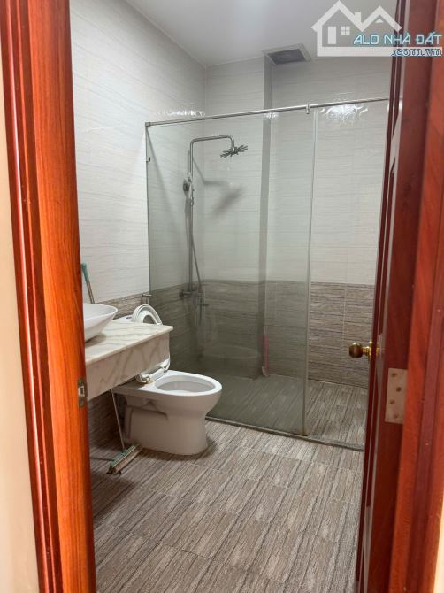 Nhà 1 Trệt 3 Lầu 5x18m 3 Phòng 4 wc KDC Chợ Lớn Phạm Hữu Lầu Giá 26 Triệu - 3