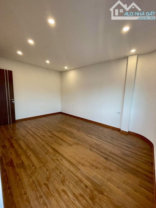 HIẾM - Bán nhà Lô Góc 50m2 x 5 tầng phố Gia Quất, Long Biên. Gần phố, Về Ở Trong Ngày - 3