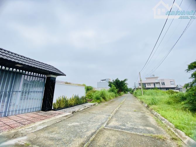 Bán đất TT Long Điền gần cổng chào Long Hải Bà Rịa,Diện tích:100m2 - Giá bán:1tỷ680triệu - 3