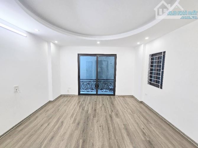 BÁN NHÀ GỐC ĐỀ-HOÀNG MAI-NGÕ 3 GÁC-GẦN Ô TÔ-NHÀ MỚI 38M x 5 TẦNG-7,5 TỶ - 3