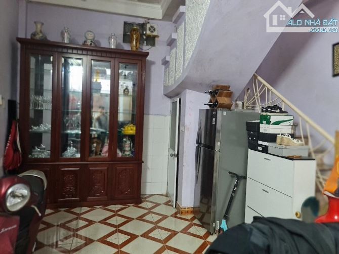 "Bà chị gái nhờ bán gấp căn nhà Thanh Đàm" 🏡  Bà chị gái thân thiết của em vừa gọi nhờ: " - 3