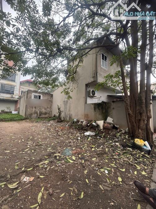 Bán lô đất duy nhất trên thị trường - 30m - ô tô 7 chỗ vào nhà thoải mái - chỉ 3.75 tỷ - 3