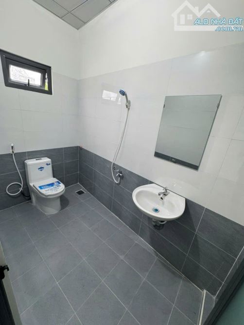 Bán nhà 1 trệt 1 lửng mới gần giáo xứ Thuận Hòa - 3