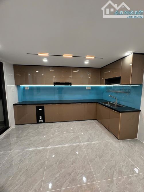 TẶNG TOÀN BỘ NỘI THẤT! Bán Nhà Phú Nhuận HXH Phan Xích Long gần Bệnh viện Hoàn Mỹ - 4 Tầng - 3