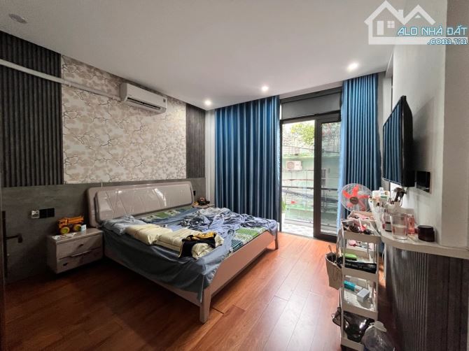 Nhà 4 Tầng Mới đẹp – Mặt Tiền Thi Sách gần sân bay– Full Nội Thất Cao Cấp - 3