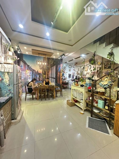 Bán Nhà MT Nguyễn Hữu Cầu – 4 Lầu – 120m² – Giá 18 Tỷ – Trung Chánh Hóc Môn - 3