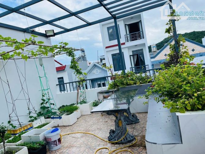 BÁN NHÀ 1 TRỆT 3 LẦU CÓ GARA Ô TÔ SỔ HOÀN CÔNG ĐƯỜNG PHAN CHU TRINH GIÁ 10t5 - 3