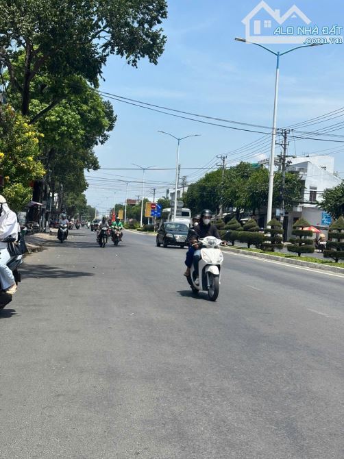 GIÁ SỐC! BÁN MẶT TIỀN 23/10 CHỈ VỚI GIÁ 5TỶ6/100M2 - 3