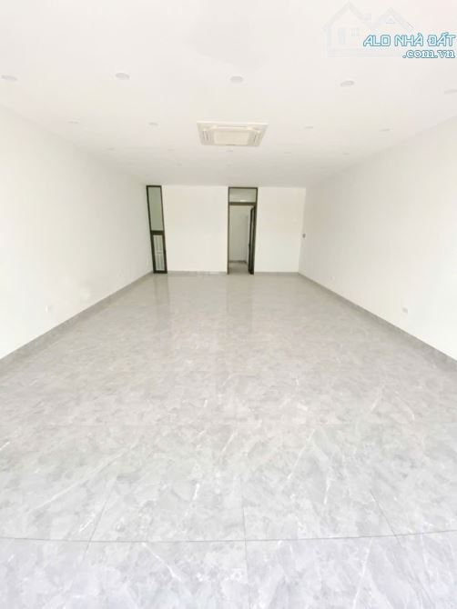 Cho thuê nhà khu dịch vụ Mỗ Lao đường 18 mét. DT 58m2, 7 tầng, thang máy, điều hòa tổng - 3