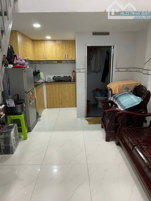 CÁCH HẺM XE HƠI 10M, SHR HOÀN CÔNG - 20M2 - 3 TẦNG - TÂN BÌNH - LẠC LONG QUÂN - 2.6 TỈ - 3