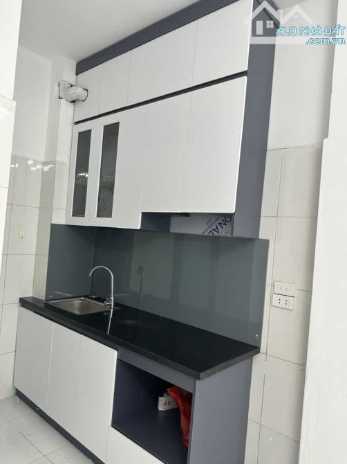 Bán nhà Lĩnh Nam 4 tầng,sổ đỏ ,giá 3.8 tỷ - 3