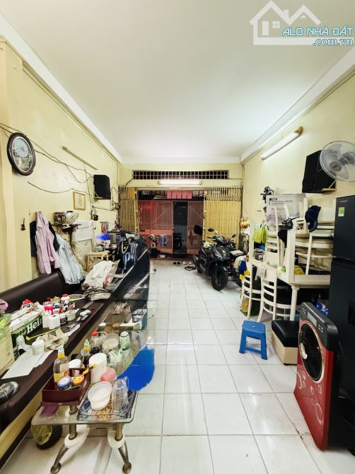 🏘🔥GIÁP QUẬN 11 – 2 TẦNG - 4PN - HẺM XE HƠI – 48M2 - SỔ VUÔNG ĐÉT - P.LÝ CHUẨN-CHỈ 5,5 TỶ - 3
