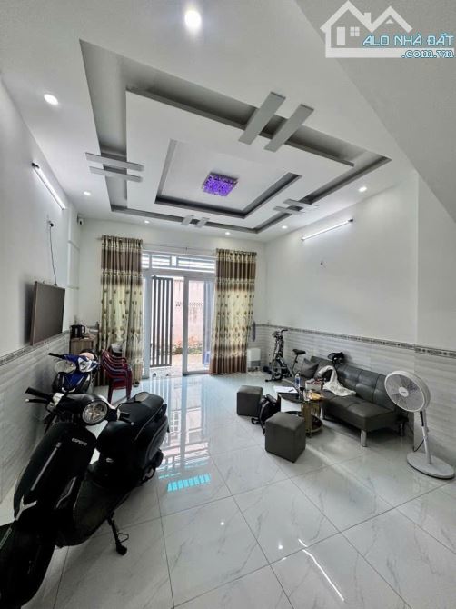 1/  LÊ VĂN KHƯƠNG HIỆP THÀNH QUẬN 12 HXH 4TẦNG NHÍC 5 TỶ - 3