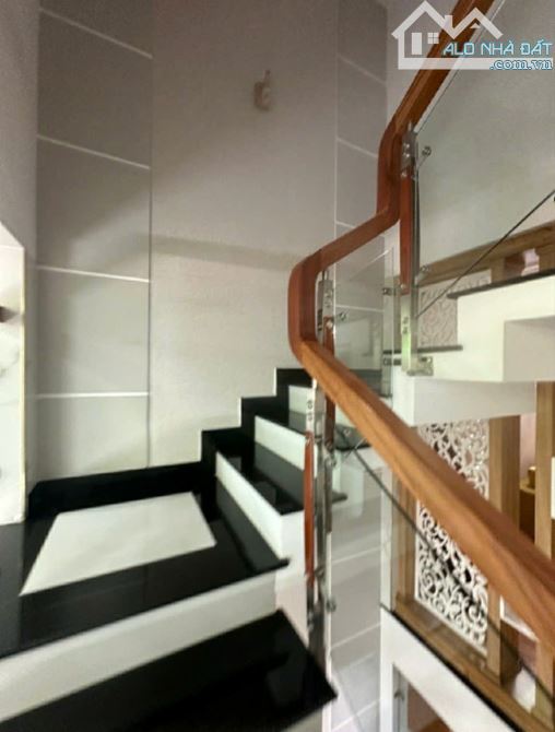 NHÀ 5 TẦNG - HẺM Ô TÔ THÔNG LUỒNG - VUÔNG VỨC 74 M2. - 3