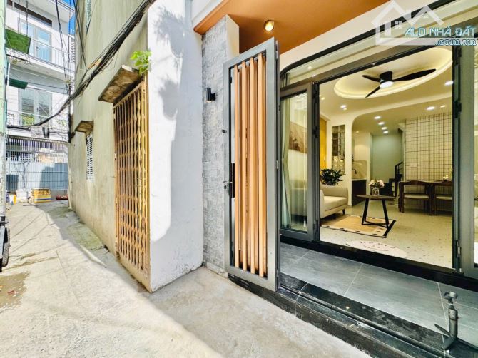 🟢 NHÀ ĐẸP CẠNH PHỐ  PHAN XÍCH LONG-DTSD: 110M2 SÀN+ 4TẦNG-3 PN-CHỈ: - 3