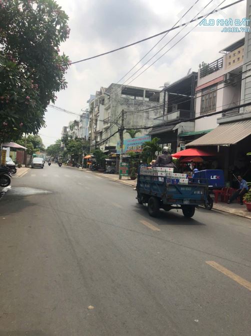 SIÊU PHẨM 3 TẦNG KHU TÊN LỬA, 2 MẶT TIỀN ĐƯỜNG, NỞ HẬU, CHỈ 4,9 TỶ - 3
