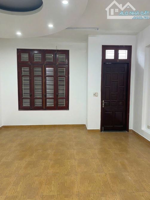 Cho thuê nhà ô tô, kd, vp, Nguyễn Khánh Toàn, Cầu Giấy, 80m2, 5 tầng, 42tr - 3
