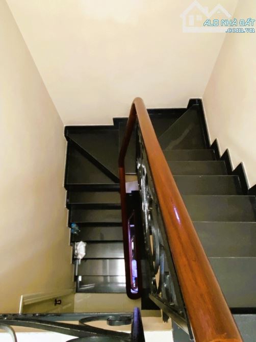 HIẾM - HẺM XE HƠI ĐẬU CỬA, KHU PL VIP HOÀNG HOA THÁM, PHAN ĐĂNG LƯU, THÍCH QUẢNG ĐỨC, PN. - 3