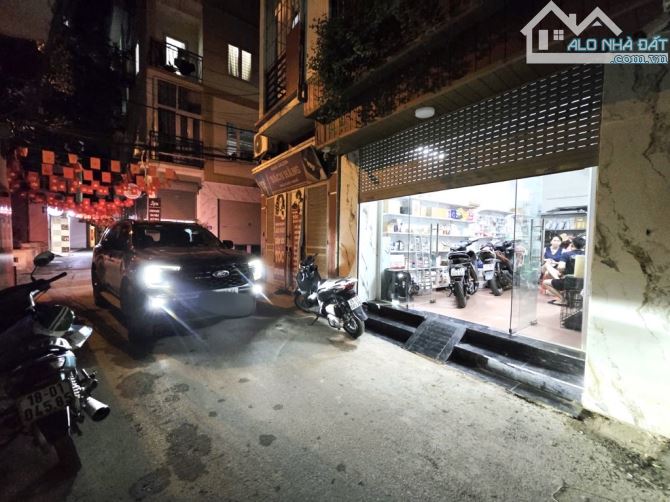 Bán nhà Lạc Long Quân - Nghĩa Đô - Cầu Giấy, KD đỉnh, ô tô tránh, 5T, 36m2 , giá quanh 10 - 3