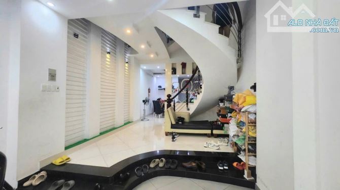 HXH 8M, NGUYỄN THIỆN THUẬT Q3 - 72M2 5 TẦNG, OTO ĐỖ CỬA - 19.8 TỶ - 3