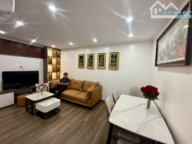 Bán tập thể tầng 2 phố Huỳnh Thúc Kháng-Pháo Đài Láng, căn 3 ngủ 90m2 sử dụng - 4