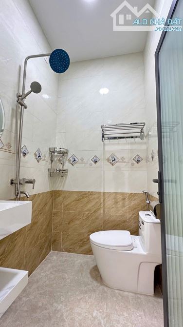 Cần bán: Nhà 3 tầng mới 100%, 4PN, sổ hồng hoàn công — Hẻm 24 Lương Định Của.cách biển - 4