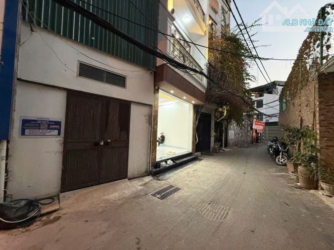 BÁN NHÀ TÂN MAI, Ô TÔ TRÁNH, MỚI KOONG, THANG MÁY, TẶNG FULL NỘI THẤT 40M2 GIÁ 10,9 TỶ - 4