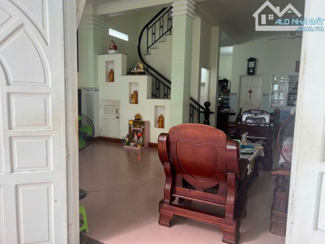 🚗 Bán nhà 1 trệt 3 lầu – 4PN, 5WC, sân rộng – hẻm ôtô Bà Huyện Thanh Quan - 140m² – 8.7tỷ - 4