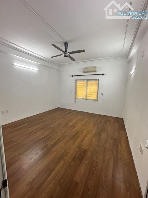 Nhà liền kề đường Trung Yên 10. DT 100m2 xây 80m2 x 5 tầng mặt tiền 5m - 4