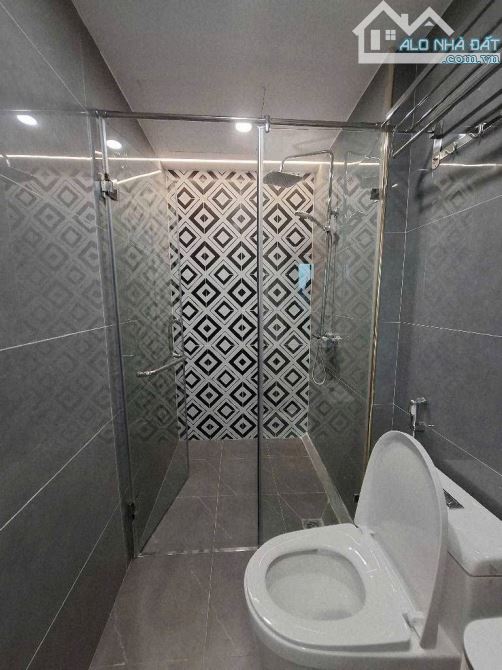 HOA HẬU LONG BIÊN - 6 TẦNG THANG MÁY FUJI NHẬP - Ô TÔ VÀO NHÀ - 3 BƯỚC RA MẶT PHỐ Ô TÔ TRÁ - 4