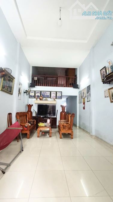 Ngay bờ kênh Tham Lương 75m2 chỉ nhĩnh 5T - 4